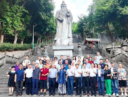 首期“茅臺(tái)鎮(zhèn)詩酒文化體驗(yàn)之旅”圓滿結(jié)束