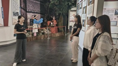 戲韻傳薪火，青春潤鄉土——“小海螺” 青春志愿服務隊為非遺傳承呂劇注入青春思考
