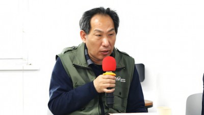 鐵骨為旗，柔情成詩 —— 讀宋玉芳詩集《鐵人旗幟下的情愫》