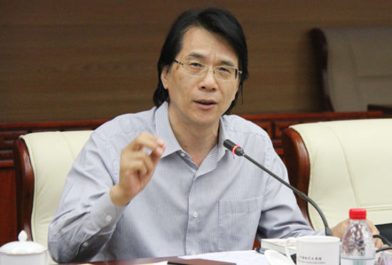 以更嚴(yán)更實(shí)的精神推動文學(xué)出版發(fā)展——訪中國作協(xié)副主席、中國作