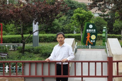 伊唐波組詩八首