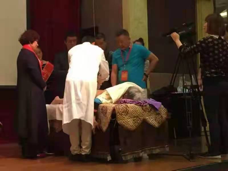 悲智雙運(yùn) 醫(yī)術(shù)精湛，中醫(yī)傳人——杜愛民